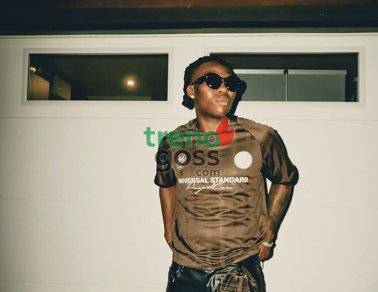 Troll calls Reekado Banks a ‘failed artiste’ for going to church, he responds